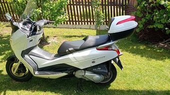 Skútr Honda S-wing FES 125