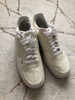 Tenisky Nike velikost 42