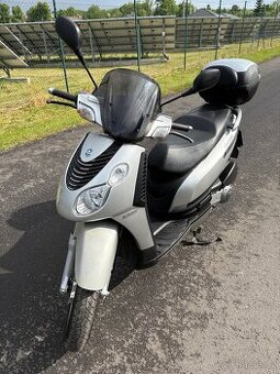 Piaggio Carnaby 125 es