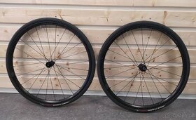 Silniční výplety Fulcrum Racing 600DB, Pláště Vittoria