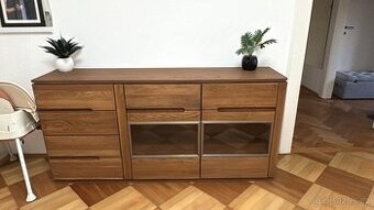 Stylová komoda (dřevo, výborný stav)