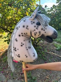 Hobby horse Chantal od firmy Larden, velikost M