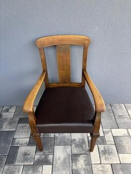 Masivní starožitná židle z 19-20 stoleti