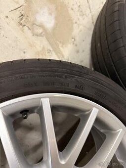 Prodám Alu kola 17" VW Golf