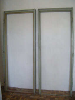 Prodej: kovové rámy + 2 dveřní rámy s dveřmi P, L 70