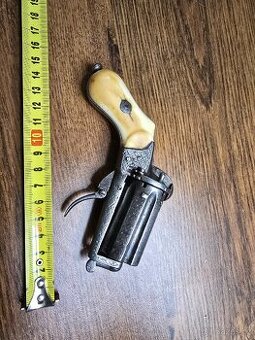 KRÁSNÁ HISTORICKÁ HONOSNÁ PISTOLE PEPŘENKA