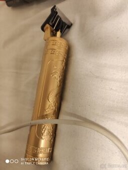 Zastřihovač vousů/ vlasů