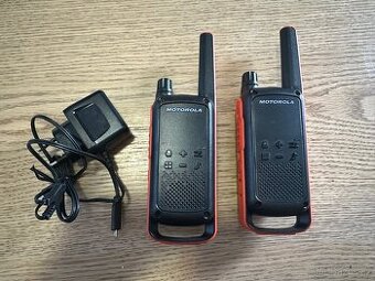 Motorola TLKR T82, oranžová/černá - vysílačka