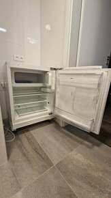 Vestavná chladnička/lednička s mrazákem OSOBNÍ ODBĚR BRNO