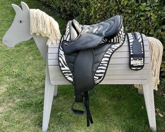 Bezkostrové sedlo Zebra syntetické - 1