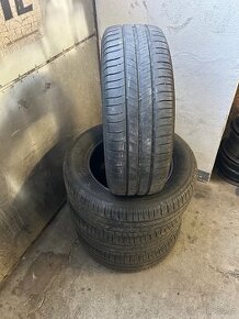 215 60 R16 Michelin