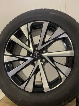 Original nové Lexus NX r18 + Pirelli 235/60/18 100%