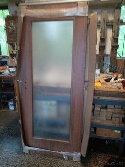Prodám dveře 80pravé Teak, prosklené