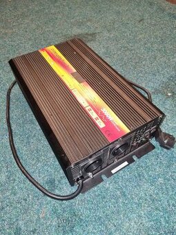 UPS Měnič napětí 12V 230V 3000W