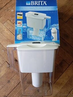 Filtrační konvice Brita.
