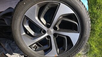 Hyundai Tucson Originální 19 zánovní kola tpms a zimní gumy