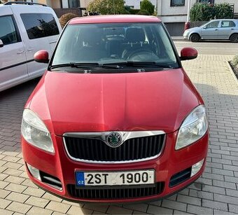 Škoda Fabia II 1.4 16V (63 kW), r.v. 2009, klima, el. okna
