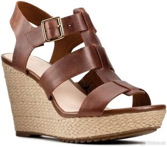 Kožené sandálky na platformě, velikost 38, značka Cla