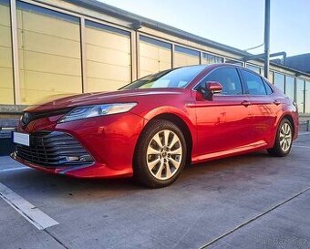 Toyota Camry Hybrid Executive; 45t km; ČR; možný odpočet DPH