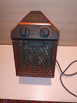 Topný teplovzdušný ventilátor 2000W