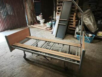 Mechanická polohovací postel