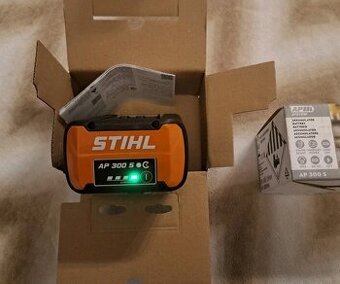 2ks Nové baterie STIHL AP 300 S