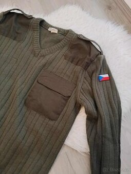 Vojenský svetr vel. M/L