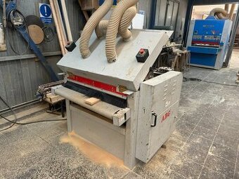 Kartáčovací stroj na dřevo