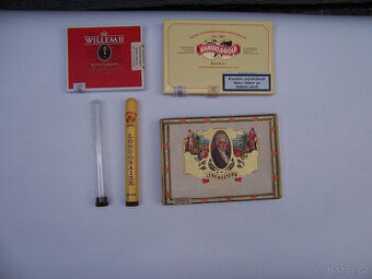 krabičky od cigaret, doutníků a dřevěné krabice od doutníků