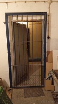 Mříž otevírací levá - na dveře bezpečnostní