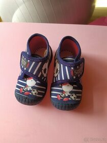 chlapecké boty- bačkory velikost 20