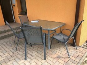 Zahradni stůl se židlemi - 1