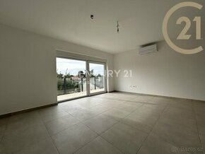Prodej nezařízeného bytu 3+kk (73 m2) s balkonem a výhledem 
