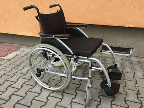 Invalidní vozík mechanický - odlehčený skládací - 1