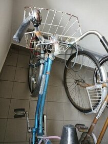 Prodám staré dámské jízdní kolo