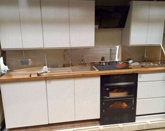Kuchyňská linka 2,0 m bílá vysoký lesk - 1