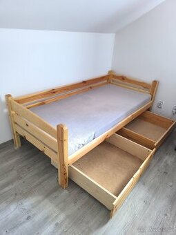 Postel masiv 200x90, 2 šuplíky, matrace, zábrana