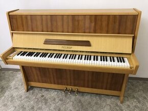 Pianino PETROF