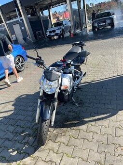 Suziki GSR 600