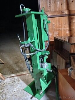 Štípačka za traktor - 1