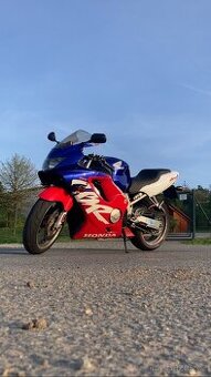 Honda CBR600 F4