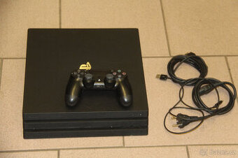 Sony PlayStation 4 PRO 1TB + ovladač