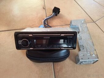 Prodám rádio Kenwood KMM -122Y