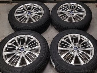 Ford Kuga: 3.generace,18' alu disky,zimni set,nové