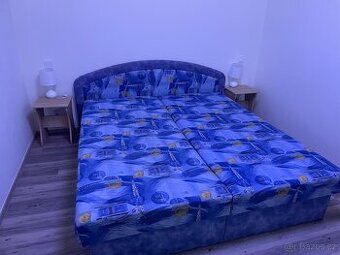 Manželská postel s úložným prostorem