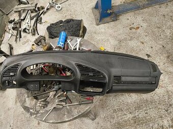 Palubní deska BMW E36 coupe  facelif