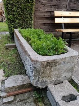 Betonové koryto