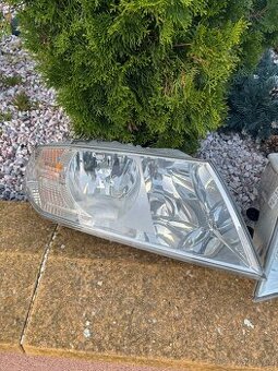 Škoda Octavia II přední světlomety