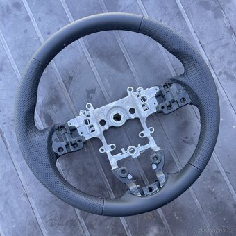 Mazda 6 GJ nový kožený volant