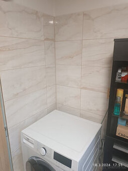 Prodám cca 9m2 dlažby VLADA BC 50x25cm